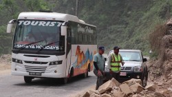 मलेखु –मुग्लीन सडक खण्ड  आगमी असारको सात गतेसम्मका लागी रातको समयमा दैनिक पाँच घण्टा बन्द हुने