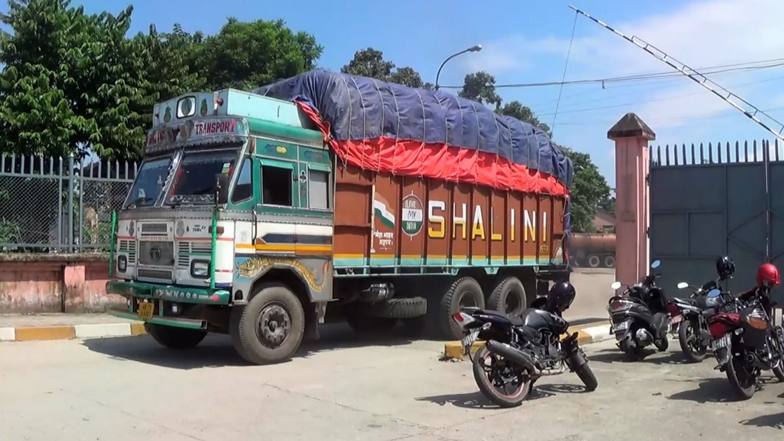 यस वर्ष मेची भन्सारबाट झण्डै साढे तीन अर्ब रुपैयाँ बराबरको चिया निर्यात