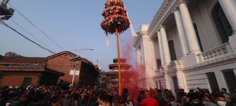 वसन्तपुरमा चिर गाडिएसँगै होलीपर्वको विधिवत सुरुवात