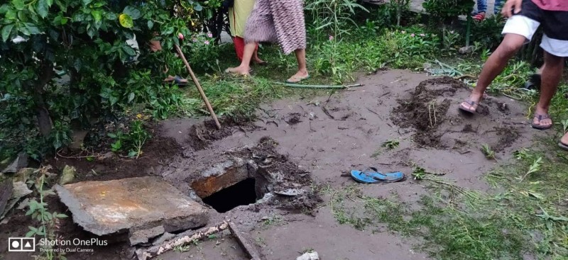 सेफ्टी ट्याङ्कीमा खसेर दुईको मृत्यु