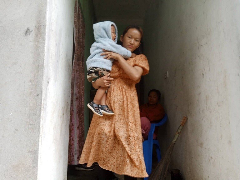 खोटाङमा लगातार स-साना भूकम्पको धक्का, त्रासका कारण मानिसहरु घर बाहिर