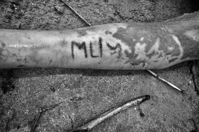 अरूण नदीमा पुरूषको शव फेला