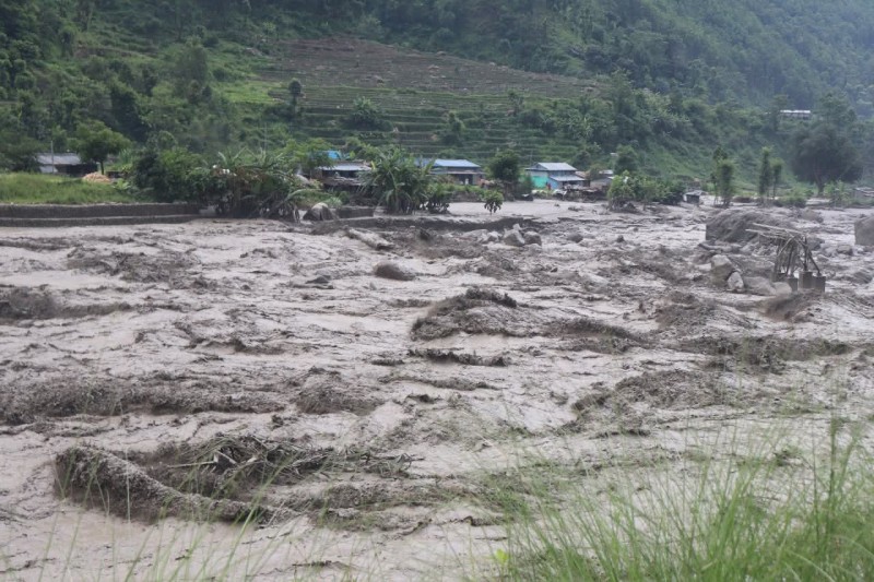 रसुवामा मंगलबार आएको बाढीमा परेकामध्ये नौ जनाको शव फेला, १९ अझै बेपत्ता