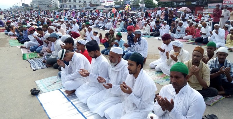 इस्लाम धर्मावलम्बीहरुले बकर इद पर्व मनाउँदै, आज सार्वजनिक बिदा
