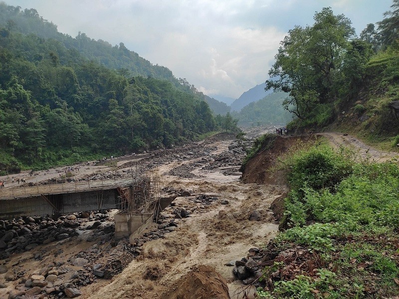 बाढीमा बेपत्ता एक जनाको शव १३ दिनपछि भेटियो, १९ जना अझै बेपत्ता