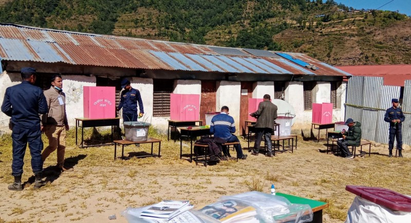 दोलखाको १० मतदान केन्द्रमा मतदान सुरू