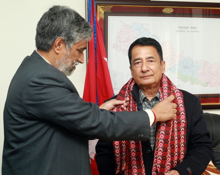 सत्तारूढ गठबन्धनकै नेतृत्वमा स्थिर सरकार बन्छ : सञ्चारमन्त्री कार्की