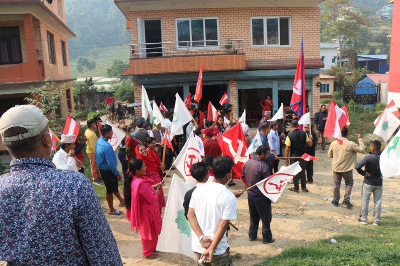 यसरी मतमाग्दैछन् बागलुङका साना दलले