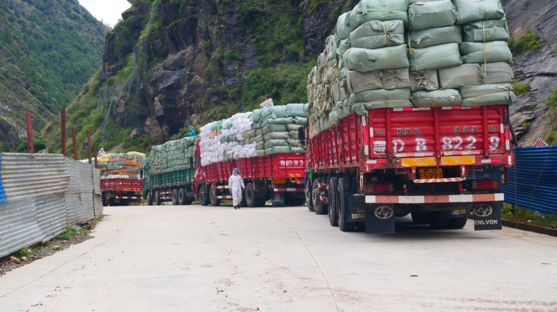 रसुवागढी नाकाबाट पाँच अर्ब भन्दाबढीको सामग्री आयात