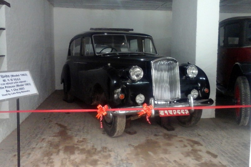 पूर्वराजपरिवारका तीन गाडी प्रदर्शनमा