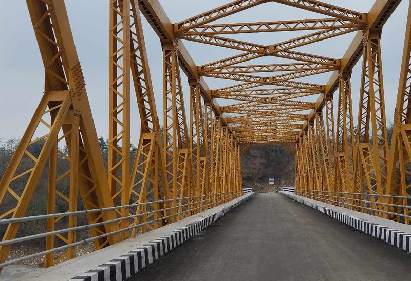 तनहुँ र चितवनलाई जोड्ने ठिमुरामा पक्की पुल