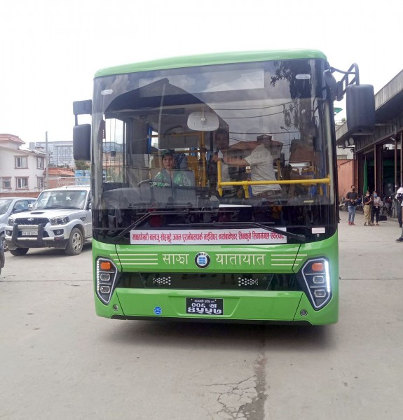 काठमाडौँमा साझाका विद्युतीय बस सरर