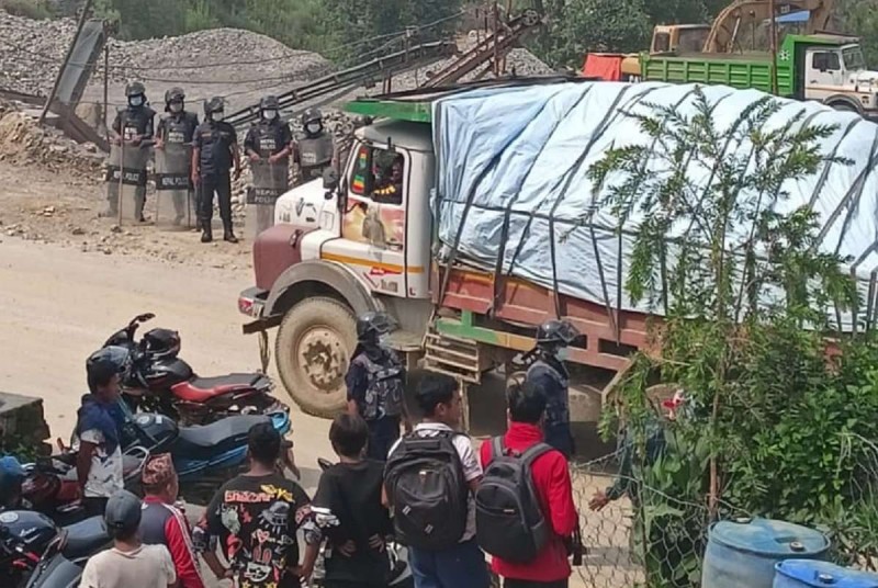 स्थानीयवासीको अवरोधका कारण हुन सकेन फोहर व्यवस्थापन