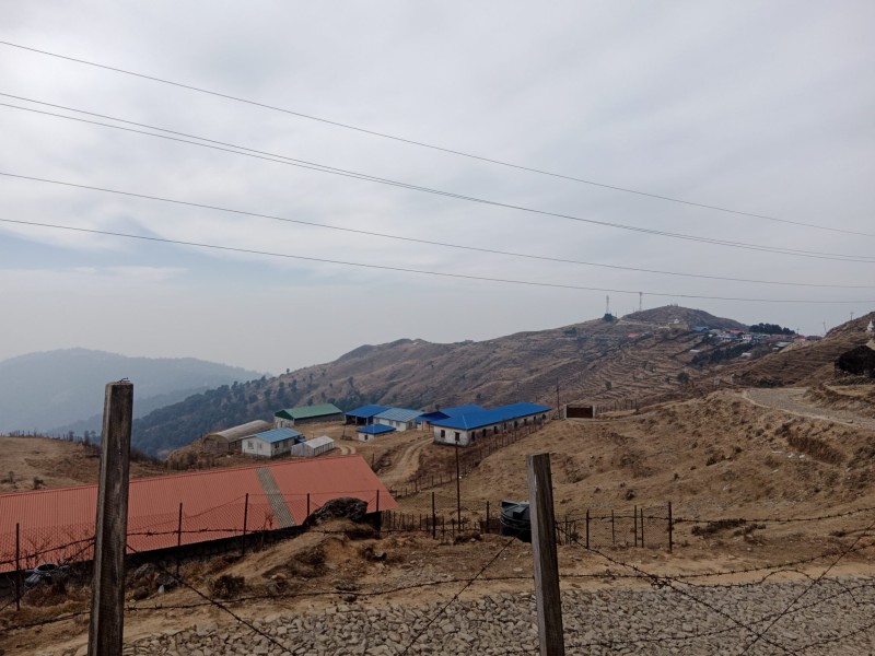 सीमावर्ती गाउँमा बन्द भए विद्यालय, प्राथमिक तह पढ्‌न पनि भारत जान्छन् विद्यार्थी