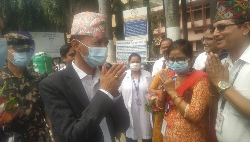 समयमा काम नगर्ने कम्पनीलाई कारबाही हुन्छ : मन्त्री चौधरी