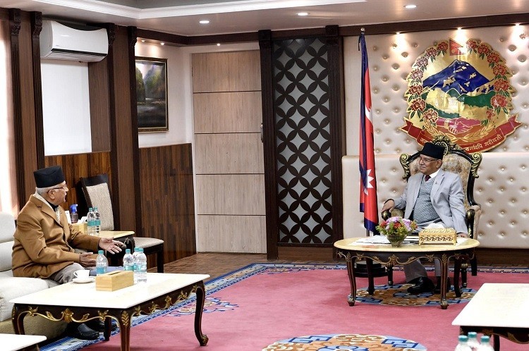 प्रधानमन्त्री प्रचण्ड र एमाले अध्यक्ष ओलीबीच भेटवार्ता