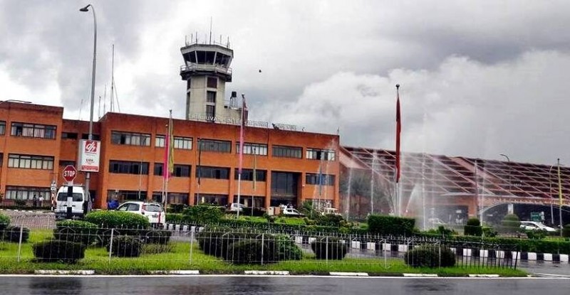 नौ किलो सुनसहित क्यानेडियन नागरिक पक्राउ