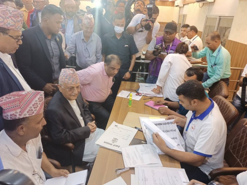 एमाले अध्यक्ष ओलीद्वारा उम्मेदवारी दर्ता