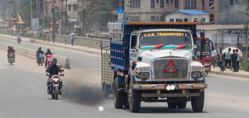 प्रदूषण मापदण्ड पूरा नगर्ने गाडीलाई एक लाख जारिवाना