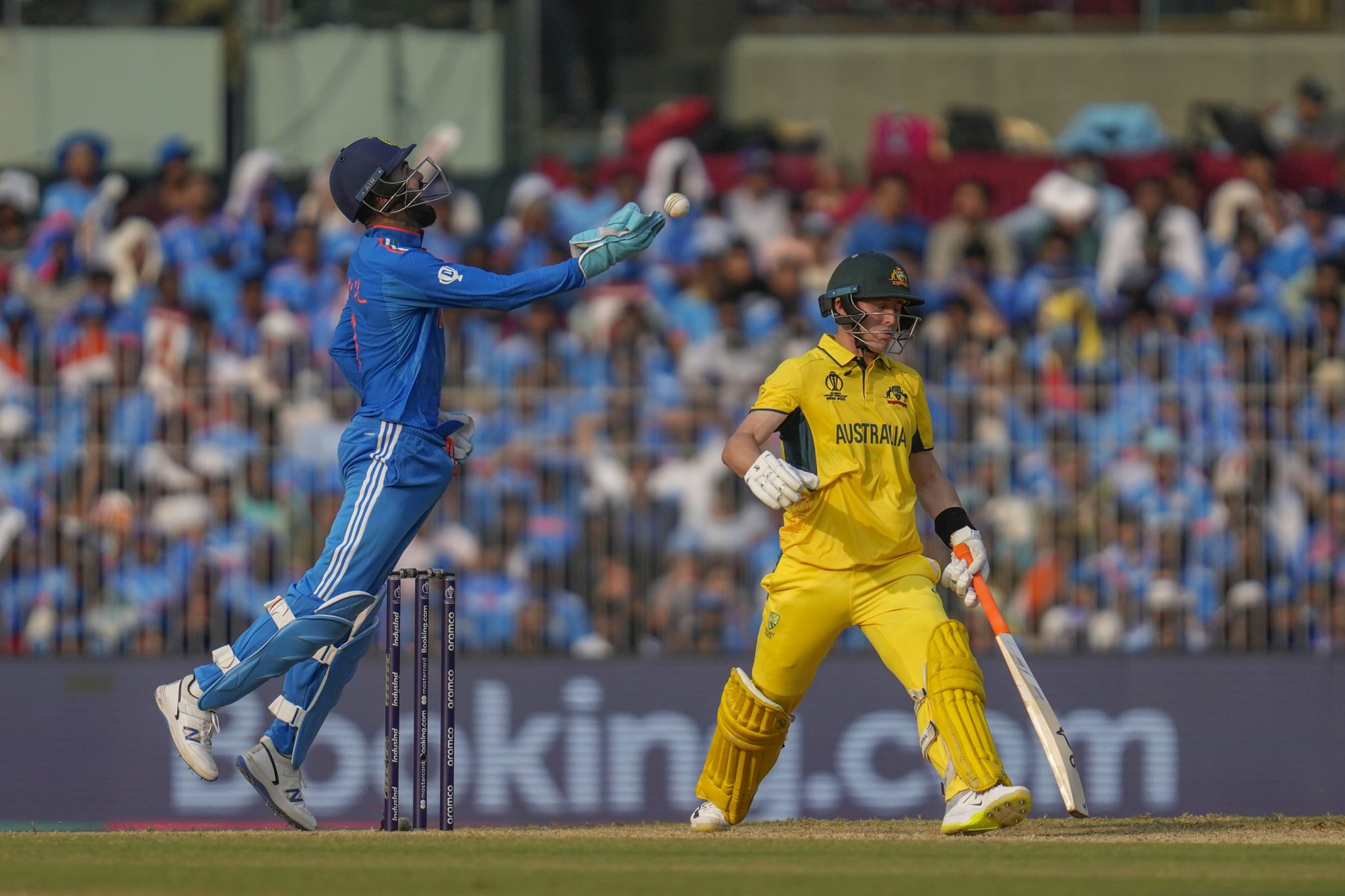 विश्वकप क्रिकेट: भारतद्वारा अष्ट्रेलिया ६ विकेटले पराजित