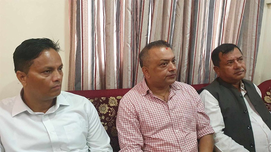 साथीहरूले साथ दिए संसदीय दलको नेता परिवर्तनको प्रयास गर्छु : गगन थापा