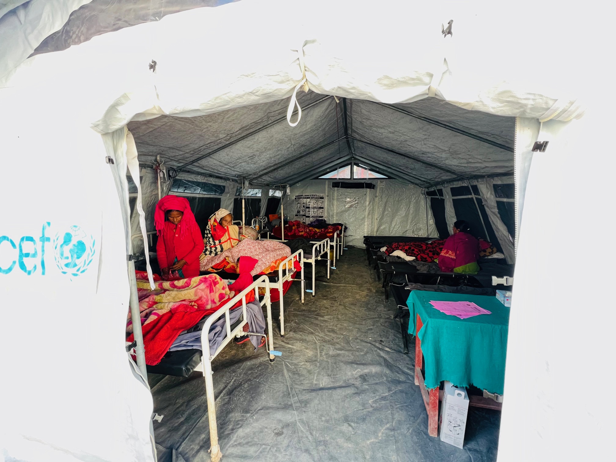 भूकम्पबाट घरबासविहीन भएका एक हजार ७६ सुत्केरी त्रिपालमुनि !