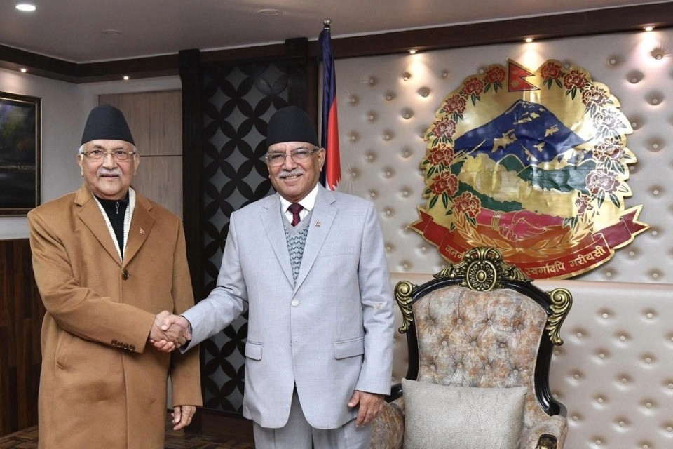 प्रचण्ड, देउवा र ओलीबीच सिंहदरबारमा भेटवार्ता