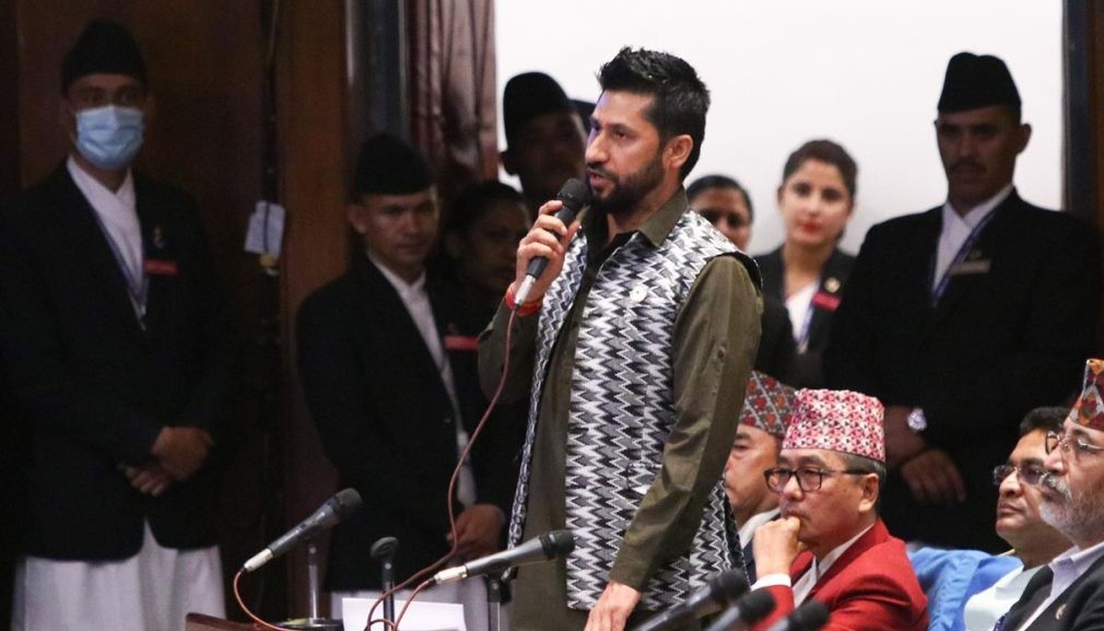 रवि लामिछानेको प्रश्न : यो संसद ३ दलले बन्धक बनाउन मिल्छ ?