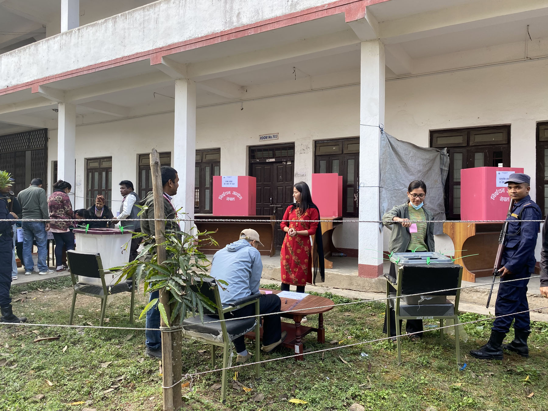 स्ववियु निर्वाचनको  मतदान जारी