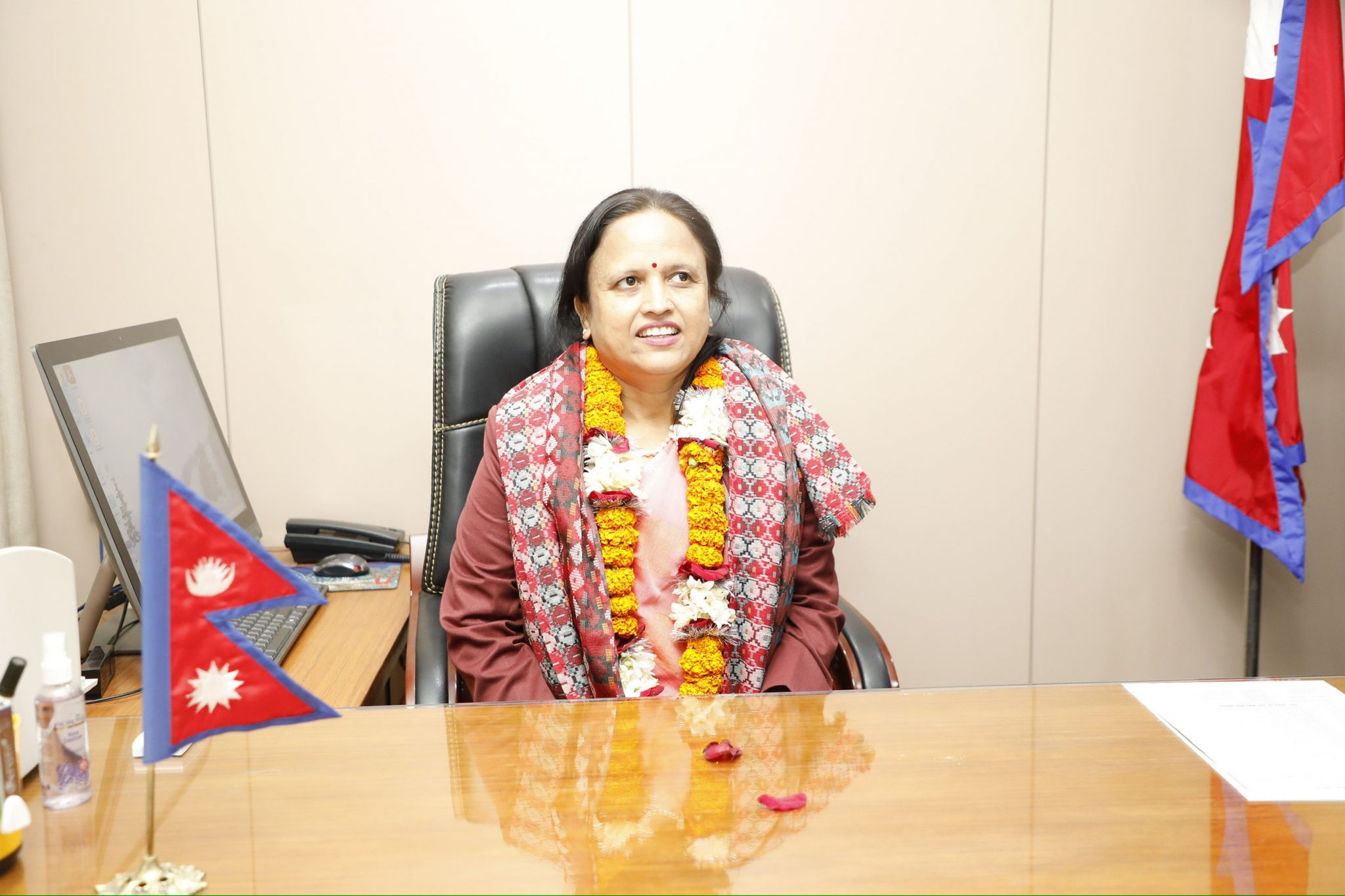 तेस्रो पटक मन्त्रीको भूमिकामा माओवादी नेत्री शर्मा