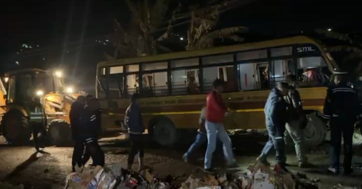 धादिङको धुनिबेसी चालिसेमा एकै ठाउँमा सात वटा सवारी साधन दुर्घटनामा