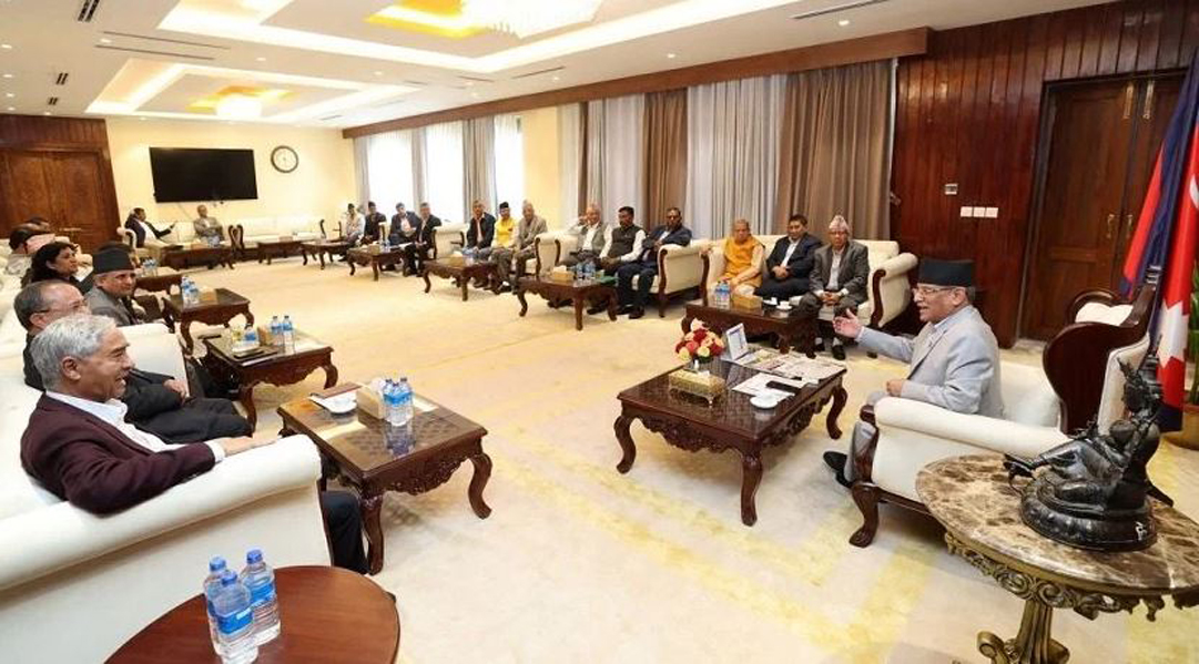 बजेटका विषयमा गठबन्धन दलहरुबीच नै धारणा फरक भएपछि बालुवाटारमा शीर्ष नेताहरुको बैठक