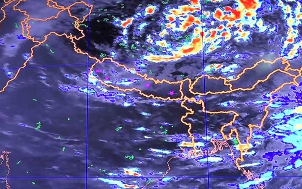 छिमेकी राष्ट्र चीनले भारी वर्षाको सूचना दिएपछि नेपालका सीमा क्षेत्रमा सतर्कता