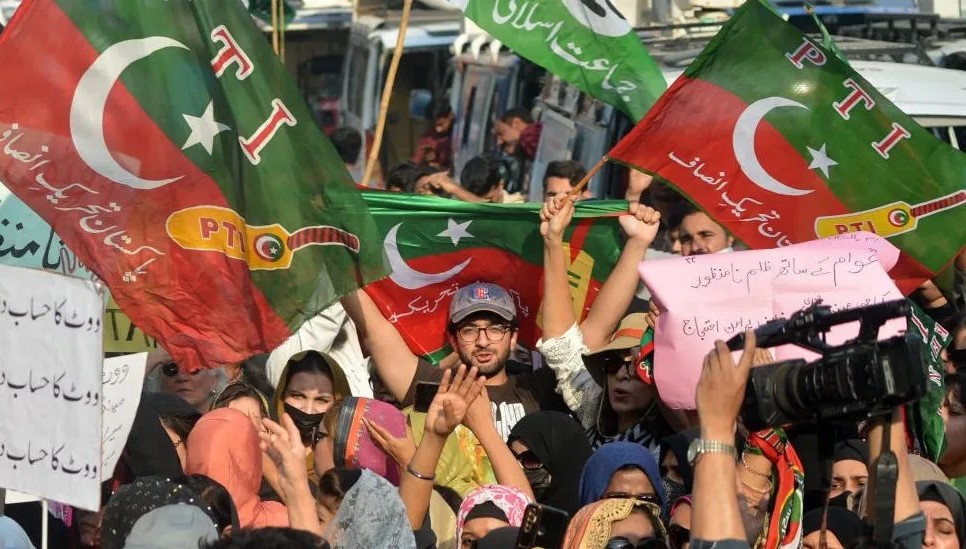 पाकिस्तान निर्वाचनः कुनै पनि दलको स्पष्ट बहुमत नआउने पक्का