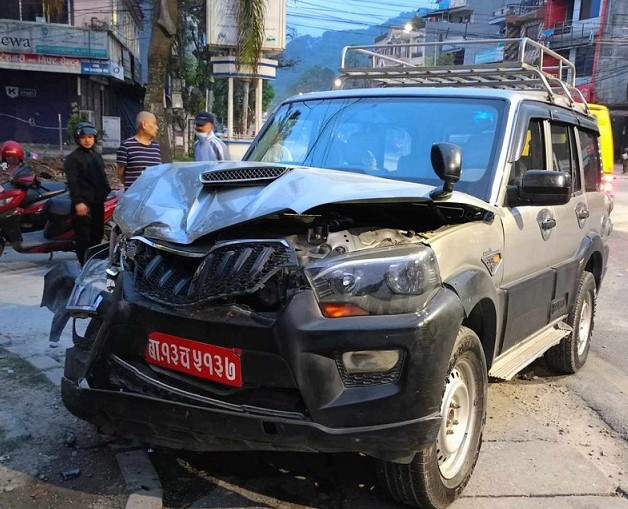 पोखरामा आज बिहान भएको दुर्घटनामा परी आठजना चिनियाँ पर्यटक घाइते