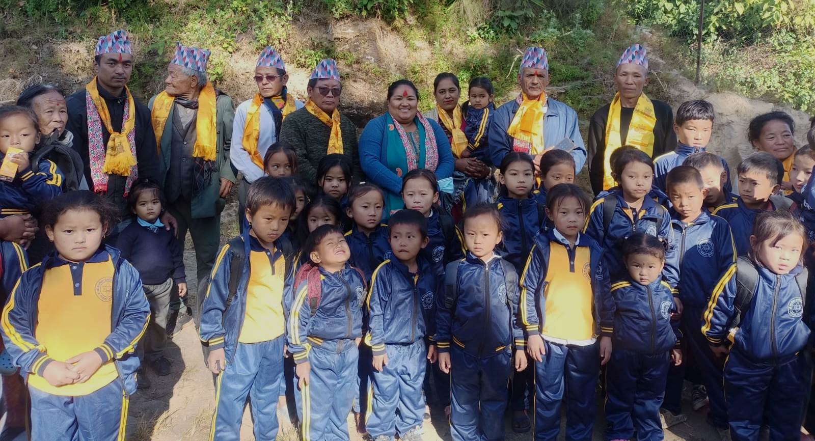 बैठक भत्ताबाट बालबालिकालाई पोसाक