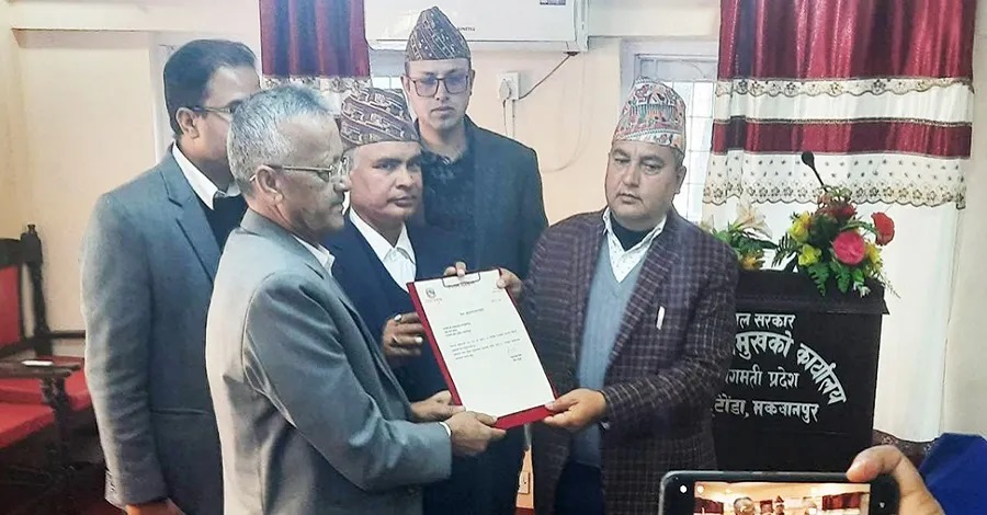 मुख्यमन्त्री जम्कट्टेलसहित तीन मन्त्रीले आज शपथग्रहण गर्दै